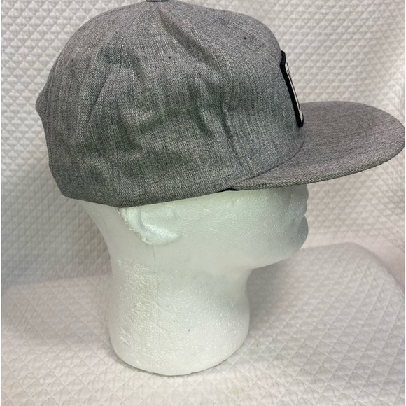 VANS “OFF THE WALL” HAT - Picture 4 of 7